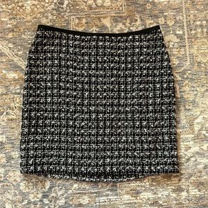 Talbots black tweed skirt. Size 2 petite